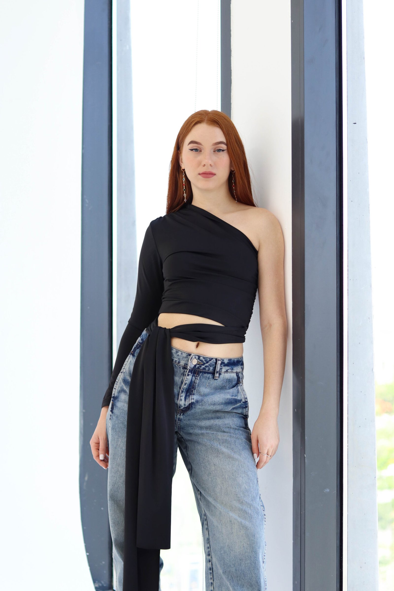 One shoulder black top - Image 4